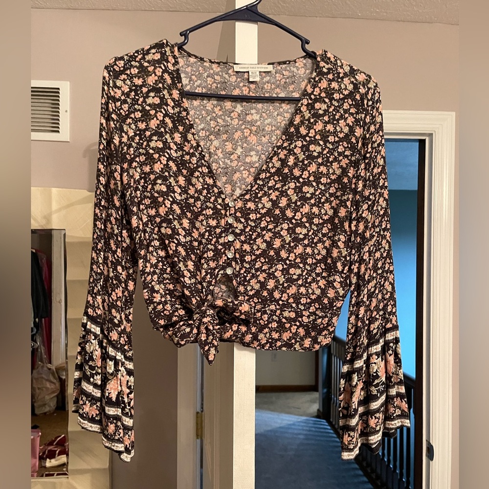 Cropped floral tie blouse